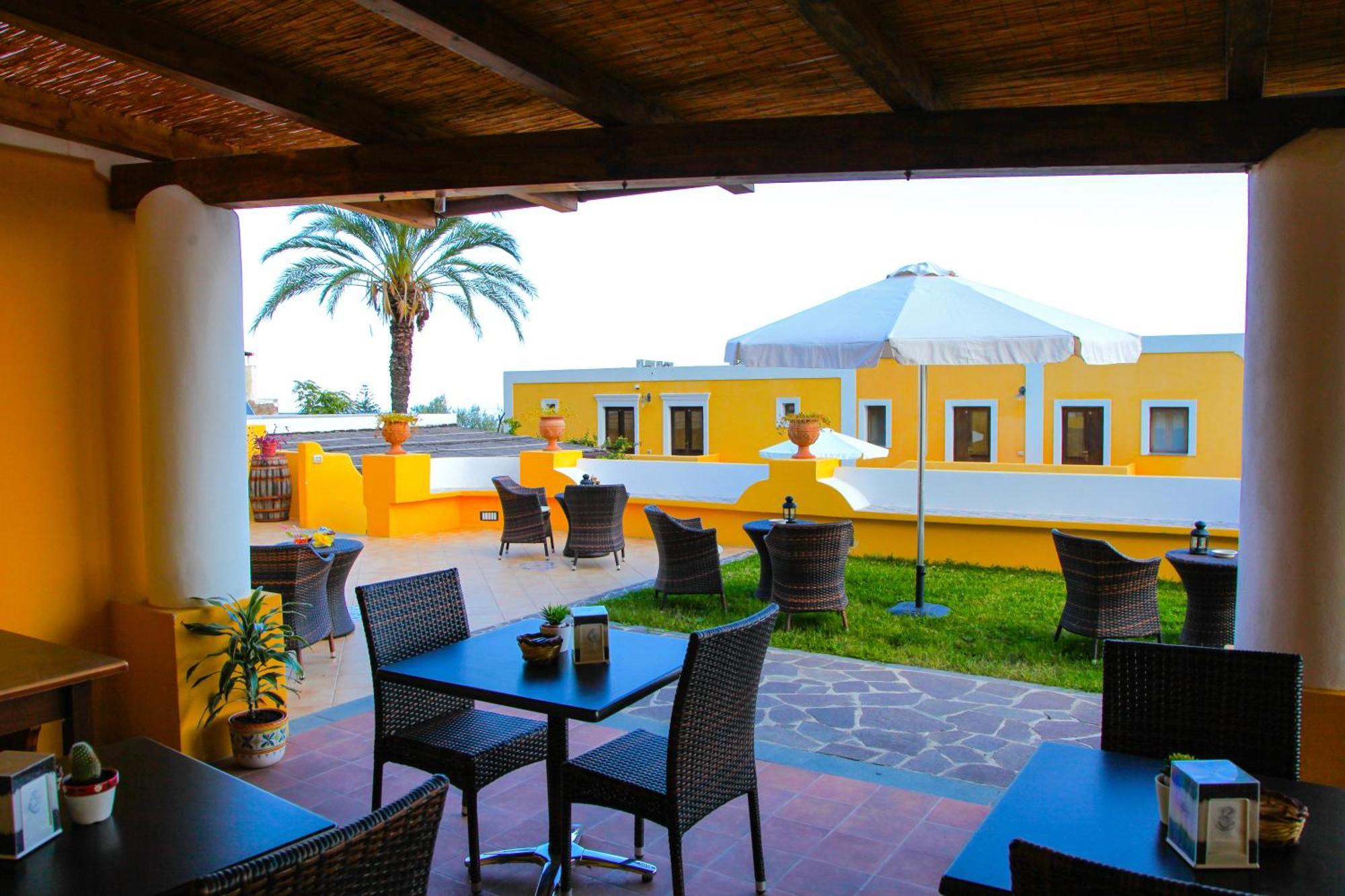 Hotel Arcangelo - Salina Santa Marina Salina Exteriör bild